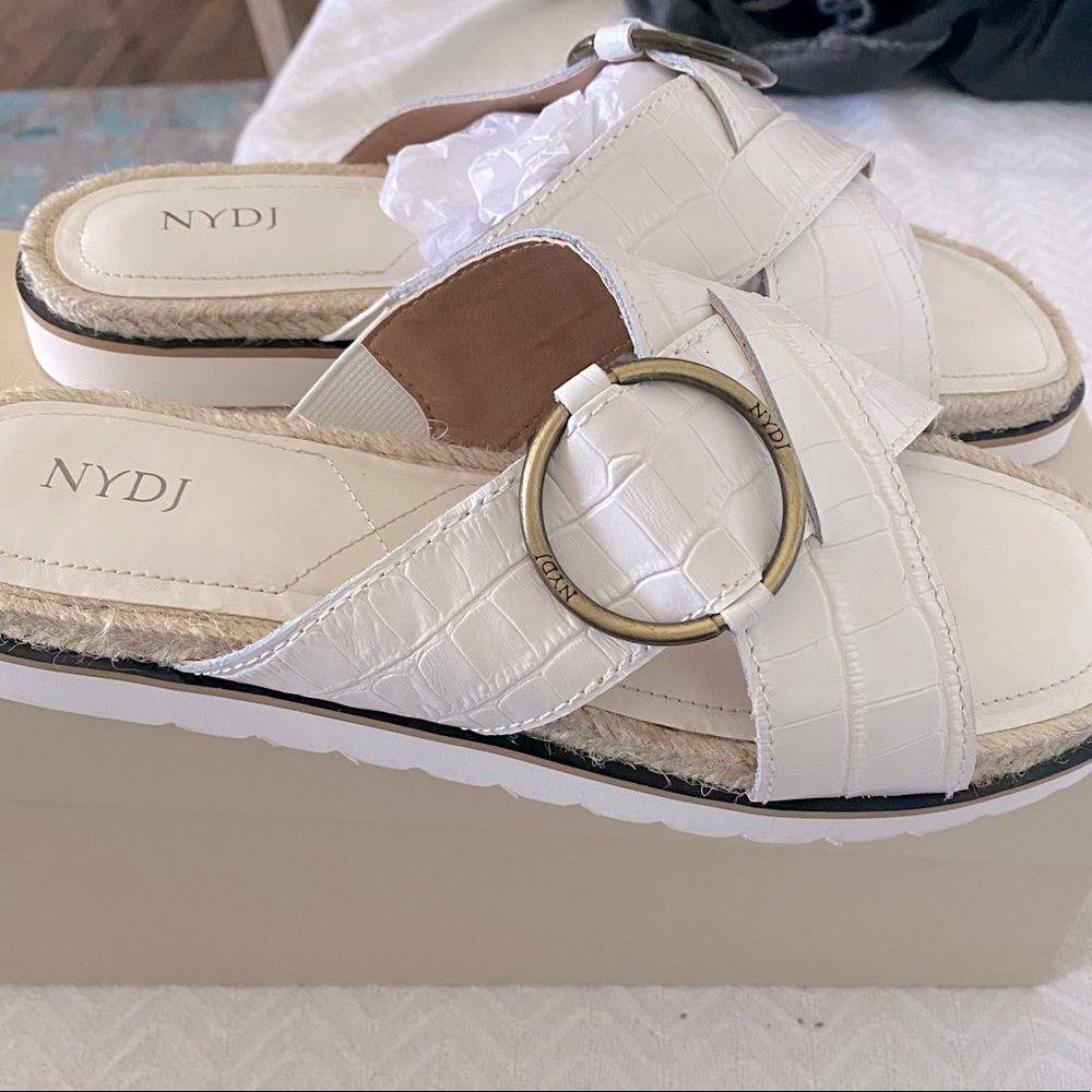 NYDJ Leather Sandals -cream colored NWT